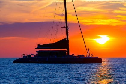 alquiler_catamaran_lagoon570_ibiza_atardecer