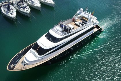 Yate_Ibiza_petardoc-1