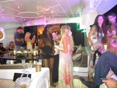 Discotecas y bailes en yates de Ibiza